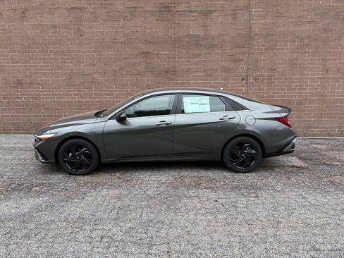 New 2026 Hyundai Elantra SEL Sport Premium FWD image 2
