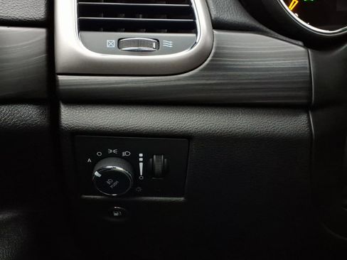 Used 2022 Jeep Grand Cherokee Laredo X image 31