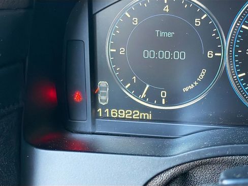 Used 2015 Cadillac Escalade Premium image 41