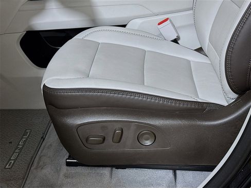 Certified 2025 GMC Acadia Denali w/ Super Cruise Package image 18