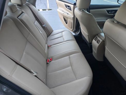 Used 2015 Nissan Altima 2.5 SL w/ Technology Package FWD image 19
