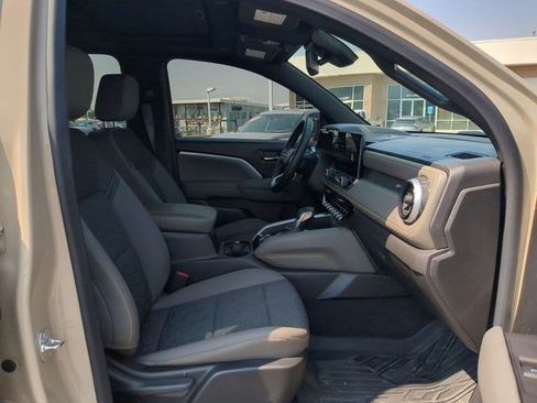 Used 2024 Chevrolet Colorado ZR2 w/ Technology Package AWD/4WD image 29
