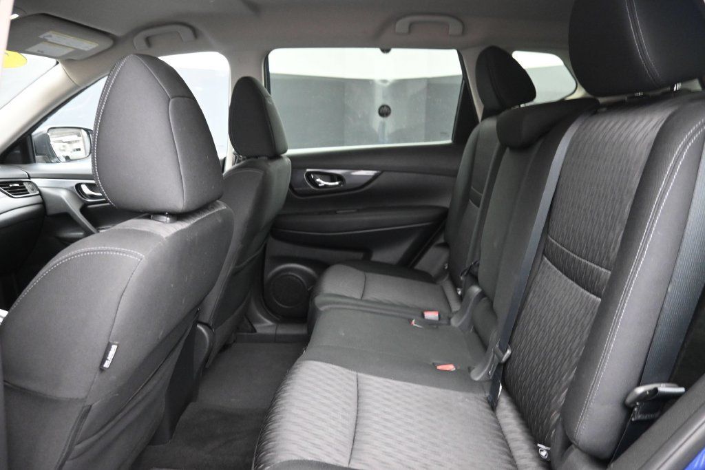 Used 2018 Nissan Rogue SV w/ Premium Package AWD/4WD image 12