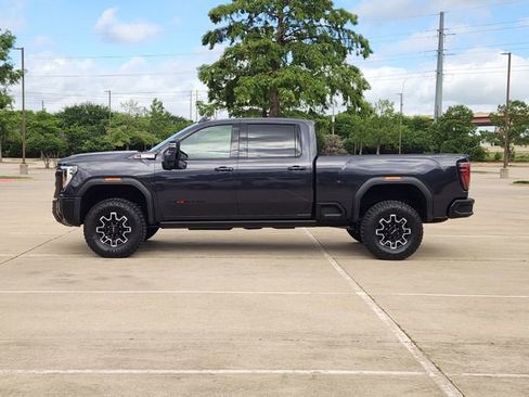 Used 2026 GMC Sierra 2500 AT4X w/ LPO, Black Badging Package AWD/4WD image 4