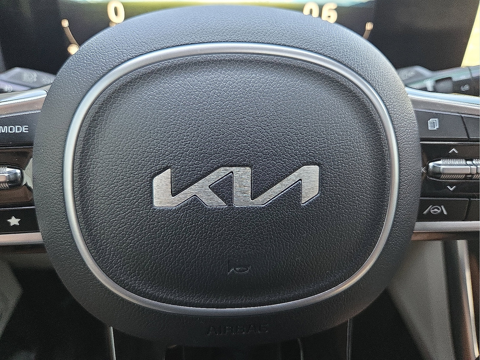 Used 2022 Kia Carnival SX Prestige FWD image 21
