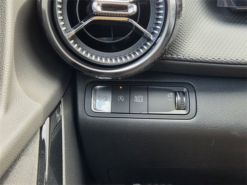 New 2026 Chevrolet Equinox LT w/ Convenience Package II image 30