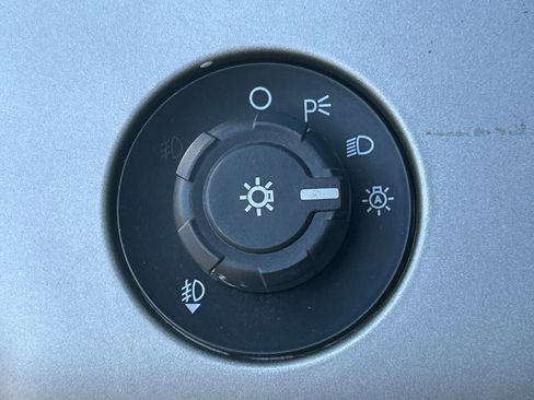 Used 2017 Ford Expedition Limited image 25