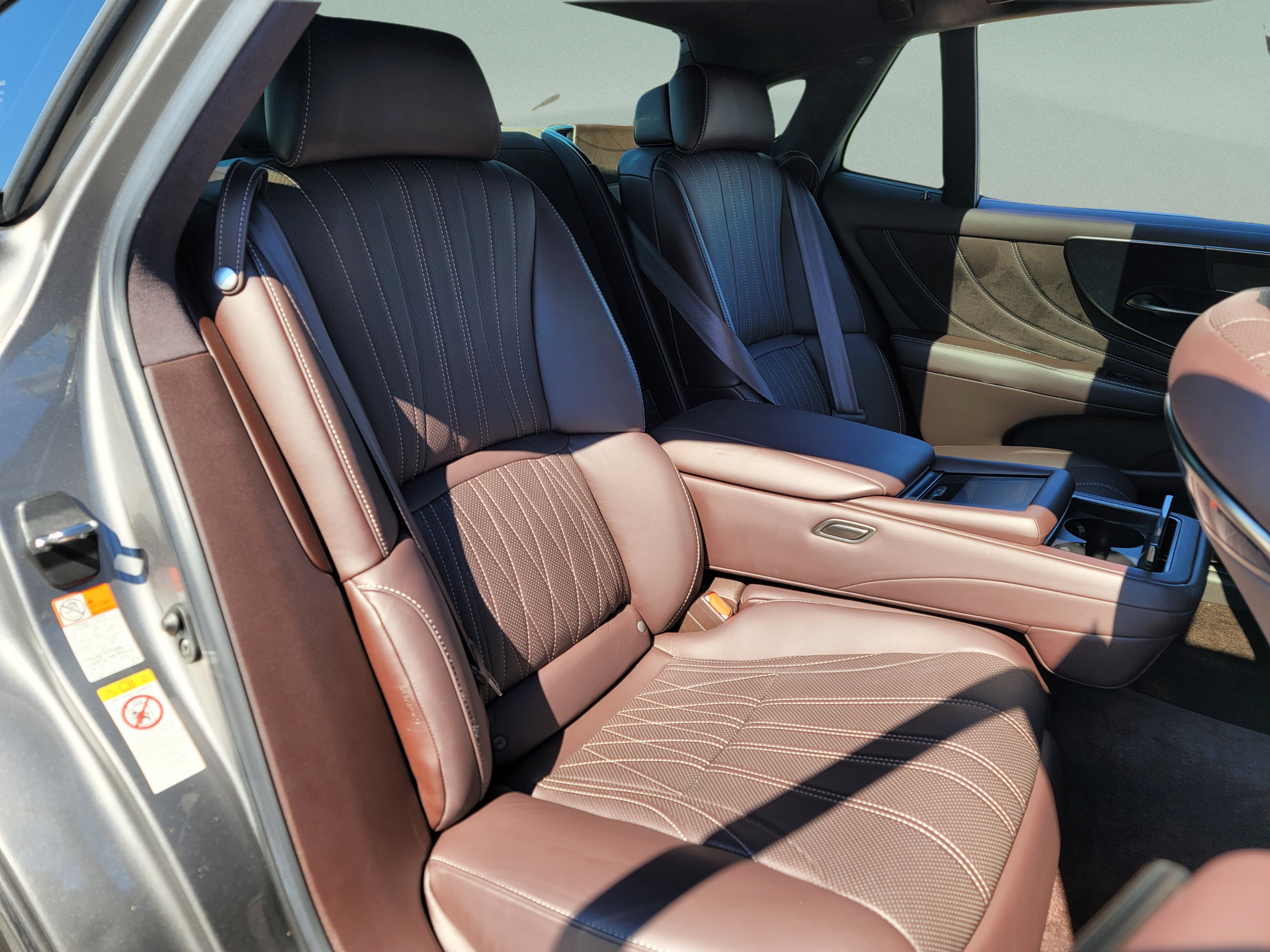 Used 2018 Lexus LS 500 w/ Luxury Package RWD image 27