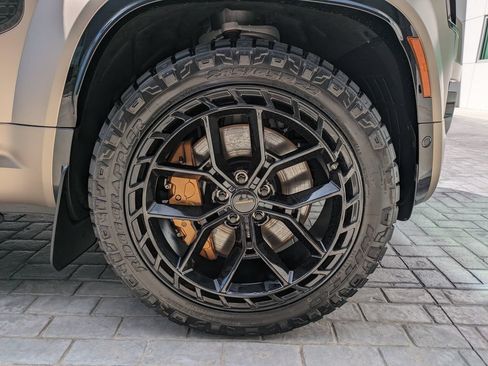 New 2026 Land Rover Defender 110 OCTA AWD/4WD image 12