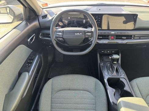 Certified 2025 Kia K4 EX image 16