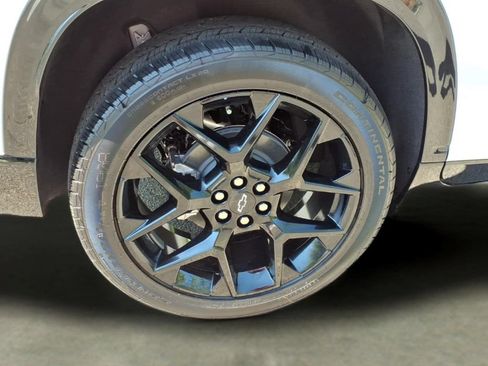New 2026 Chevrolet Traverse RS w/ LPO, Floor Liner Package FWD image 35