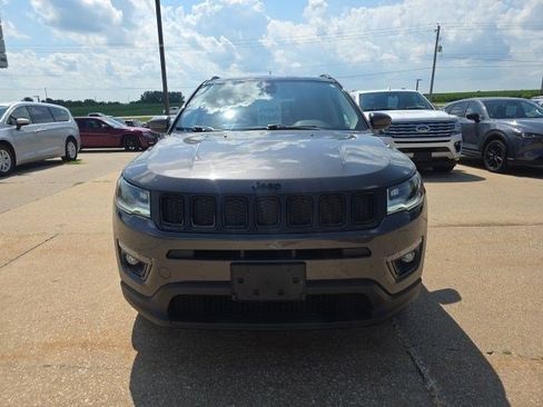 Certified 2019 Jeep Compass Latitude AWD/4WD image 2