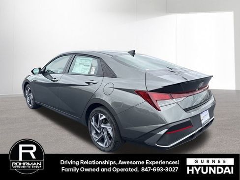 Certified 2025 Hyundai Elantra Sport image 6