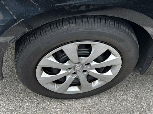 Used 2025 Toyota Corolla LE image 9