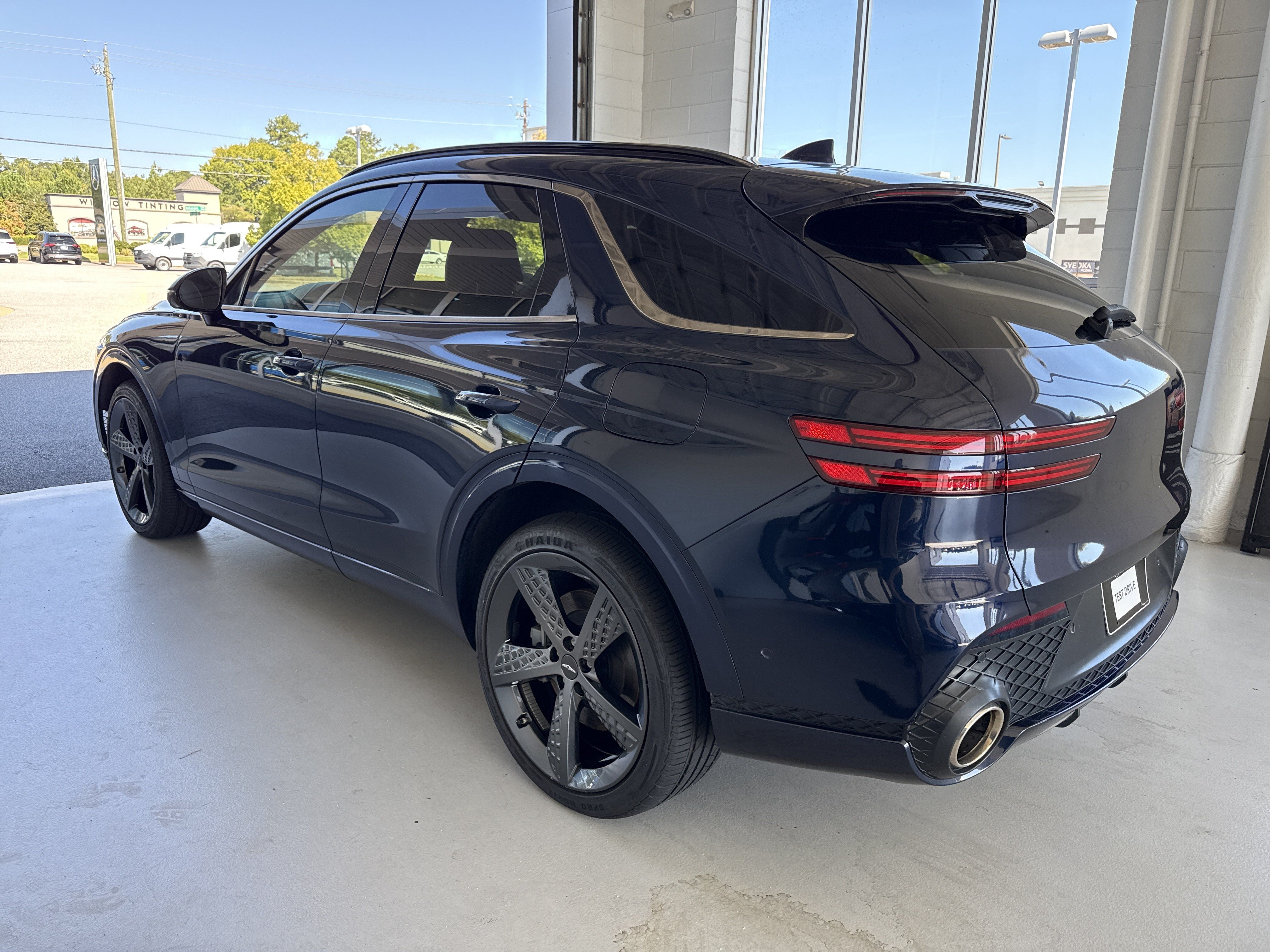 Used 2022 Genesis GV70 3.5T Sport w/ Sport Prestige Package AWD/4WD image 3