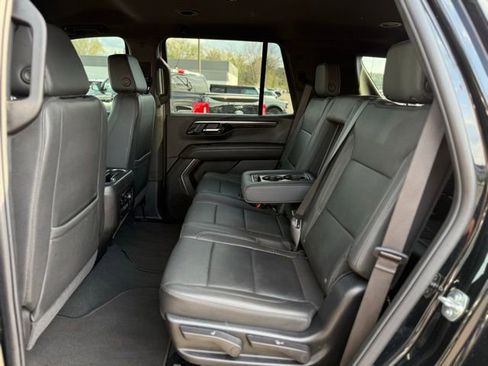 Used 2025 Chevrolet Tahoe LT AWD/4WD image 19