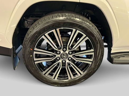 New 2026 Lexus LX 700h Luxury image 5