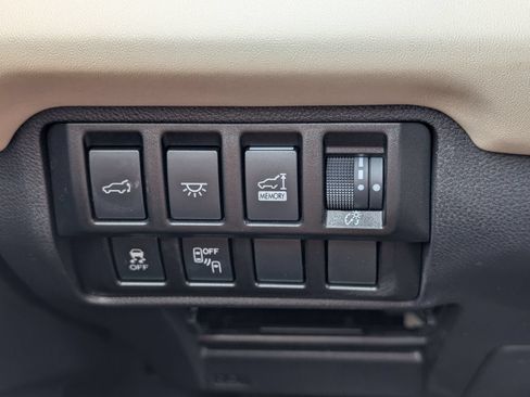 Used 2022 Subaru Ascent Limited AWD/4WD image 12