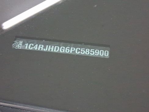 Used 2023 Jeep Grand Cherokee Overland w/ Adv Protech Group III image 21