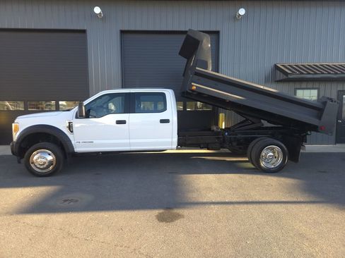 Used 2017 Ford F550 4x4 Crew Cab Super Duty image 2