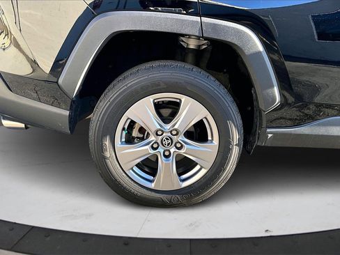 Used 2022 Toyota RAV4 XLE image 34