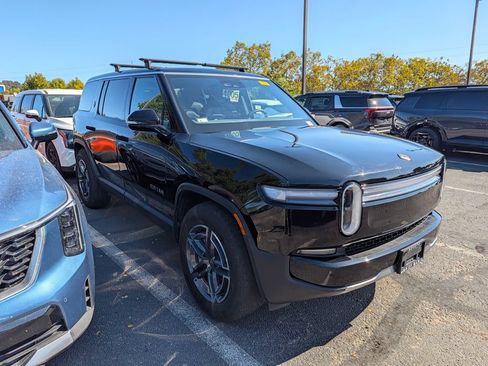 Used 2025 Rivian R1S Adventure Dual AWD/4WD image 3