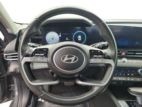 Used 2025 Hyundai Elantra SEL FWD image 12