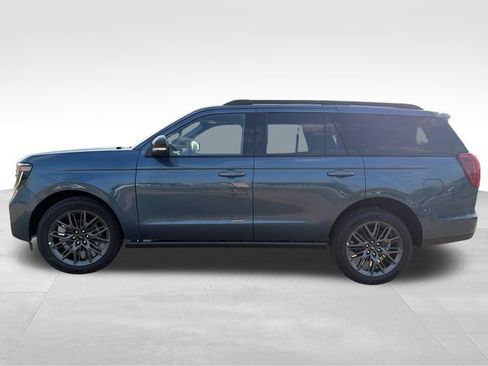 New 2027 Ford Expedition Platinum w/ Stealth Appearance Package AWD/4WD image 3
