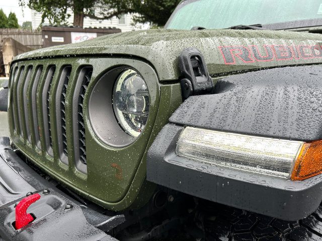 Used 2023 Jeep Gladiator Rubicon w/ LED Lighting Group AWD/4WD image 8