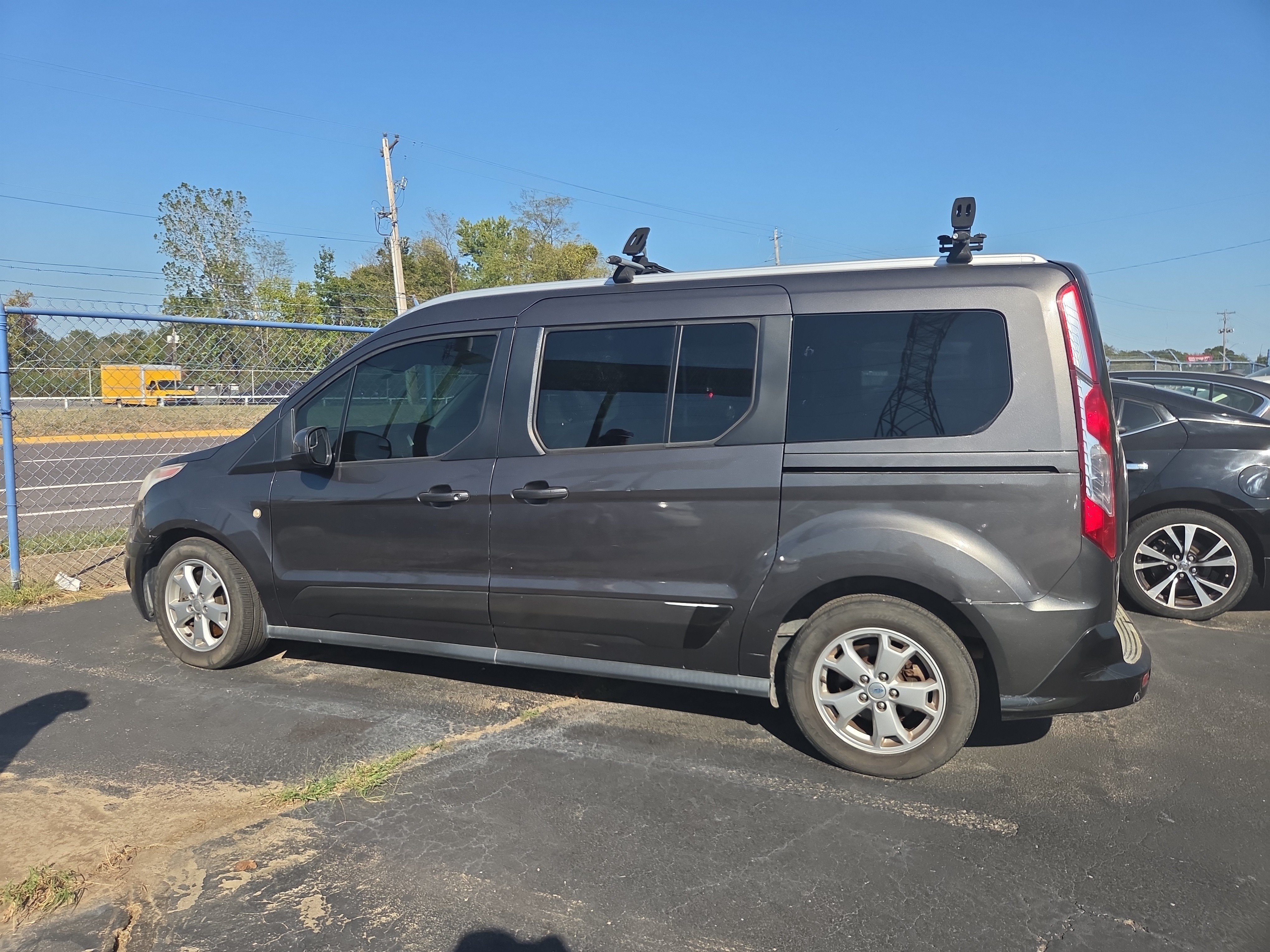 Used 2016 Ford Transit Connect Titanium FWD image 3