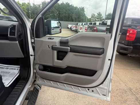 Used 2016 Ford F150 XLT w/ Equipment Group 301A Mid RWD image 11