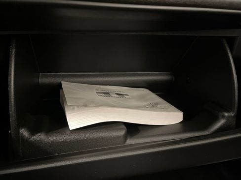 Used 2021 Chevrolet Camaro LT image 25