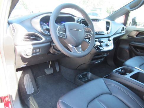 New 2026 Chrysler Voyager LX FWD image 19