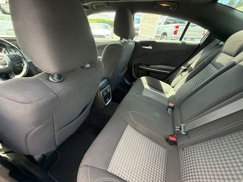 Used 2022 Dodge Charger SXT w/ Driver Convenience Group AWD/4WD image 27