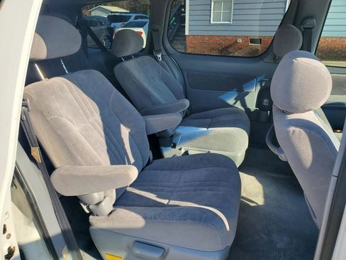 Used 2003 Toyota Sienna LE image 7