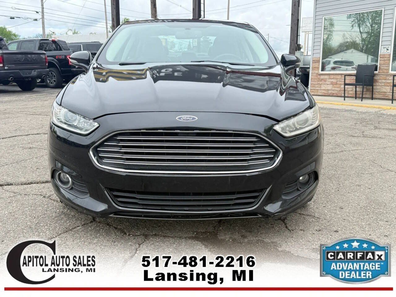 Used 2014 Ford Fusion SE w/ Equipment Group 202A FWD image 3