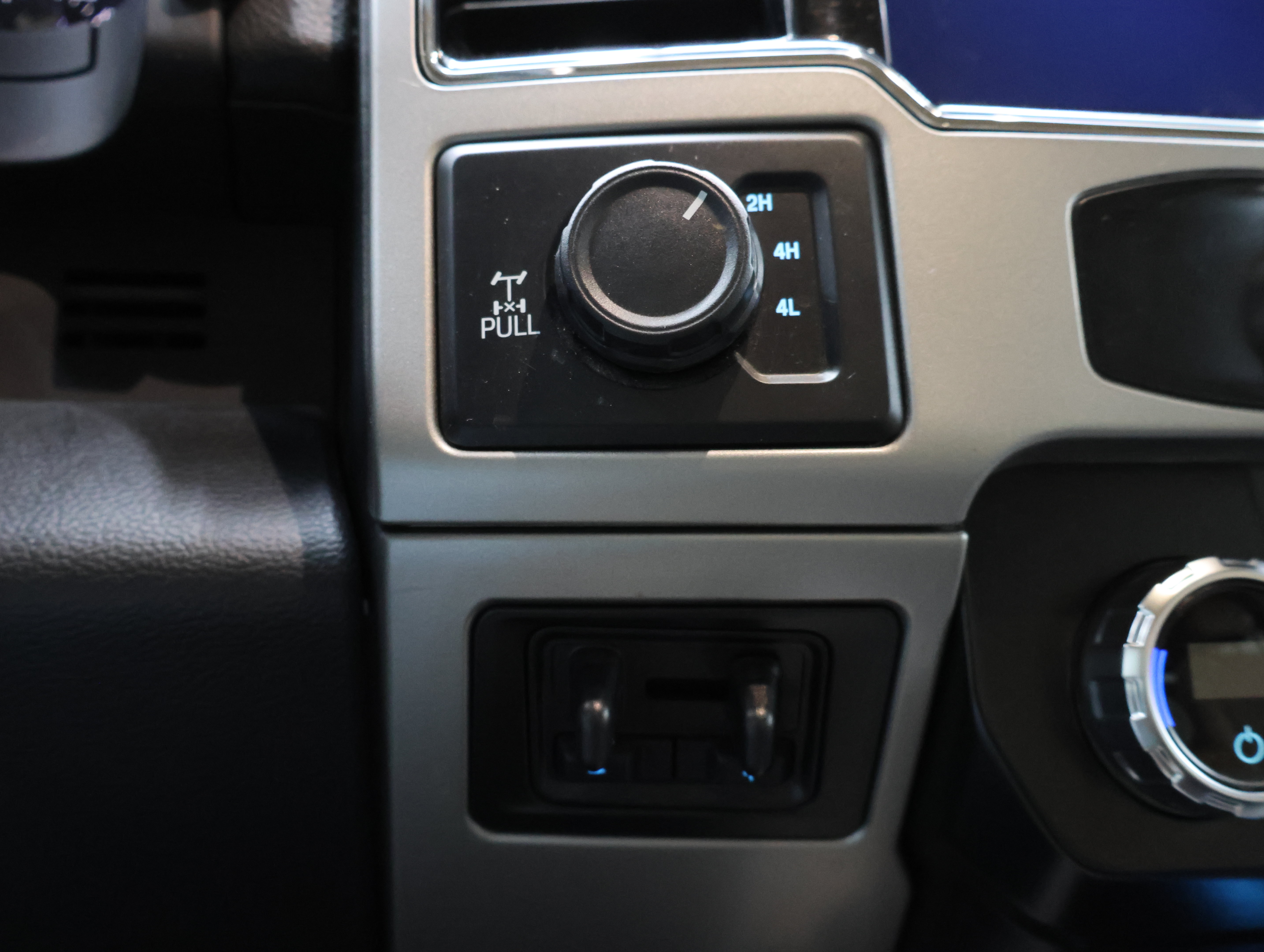 Used 2022 Ford F250 Lariat w/ Lariat Value Package AWD/4WD image 47