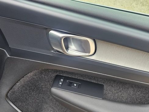 Certified 2025 Volvo XC40 B5 Plus image 13