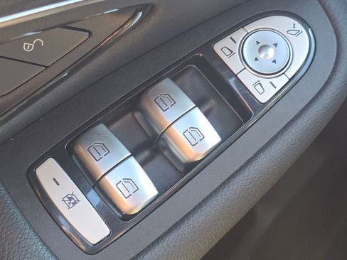 Certified 2022 Mercedes-Benz GLC 300 4MATIC image 29