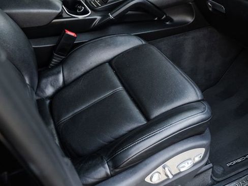 Used 2015 Porsche Cayenne S image 79