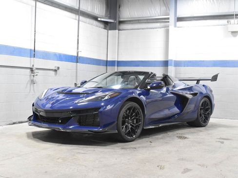 Used 2025 Chevrolet Corvette ZR1 w/ ZR1 Carbon Fiber Aero Package RWD image 23