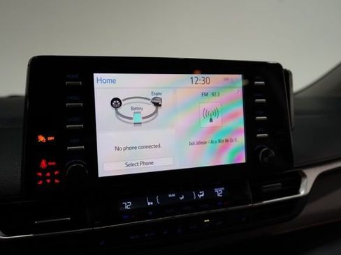 Used 2021 Toyota Sienna XLE image 25