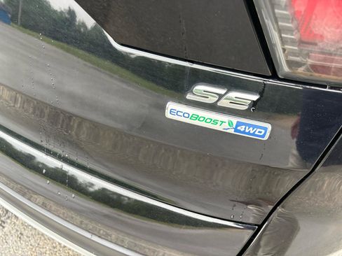 Used 2017 Ford Escape SE AWD/4WD image 10