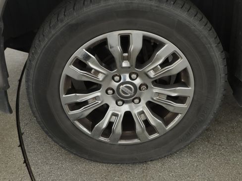 Used 2018 Nissan Titan Platinum Reserve w/ Platinum Utility Package image 3