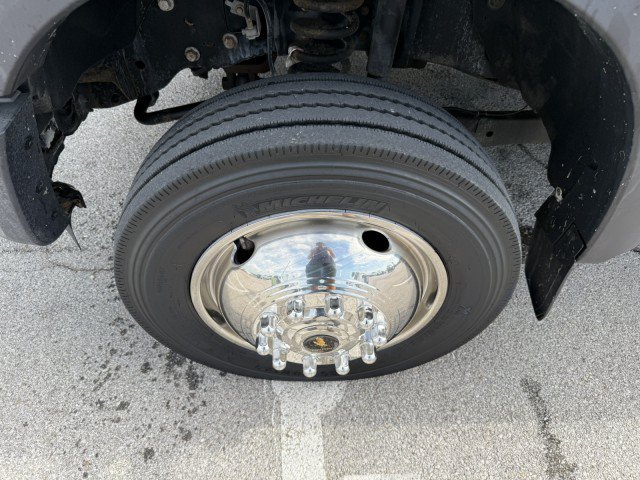 Used 2015 Ford F550 2WD Regular Cab Super Duty image 18