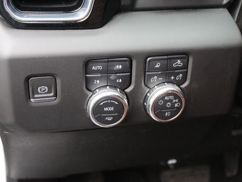 Used 2024 GMC Sierra 3500 Denali Ultimate image 23