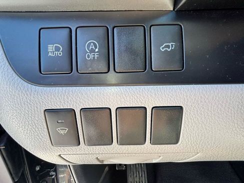 Used 2017 Toyota Highlander XLE w/ Carpet Mat Package AWD/4WD image 13
