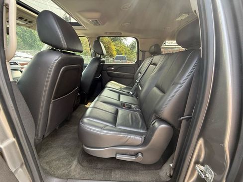 Used 2008 Chevrolet Suburban LTZ w/ LTZ Preferred Equipment Group AWD/4WD image 13