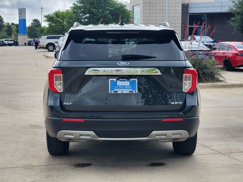 Used 2022 Ford Explorer XLT w/ Equipment Group 202A AWD/4WD image 6