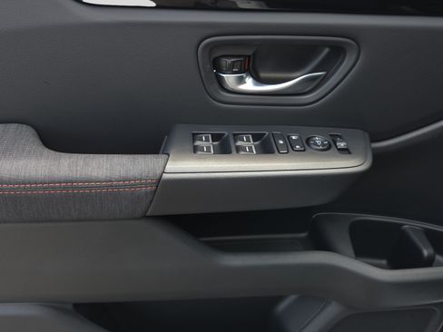 Used 2025 Honda Pilot Sport image 19